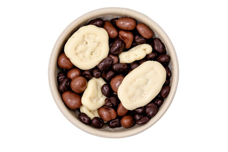 peanut-fruit mix coated with chocolate organic