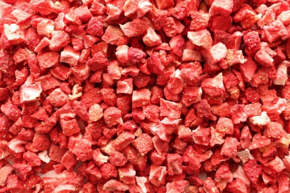 strawberries freeze-dried 2-10mm organic 1kg